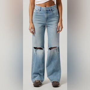 NWT! PacSun Light Indigo Ripped High Waisted Girlfriend Jeans Size 24